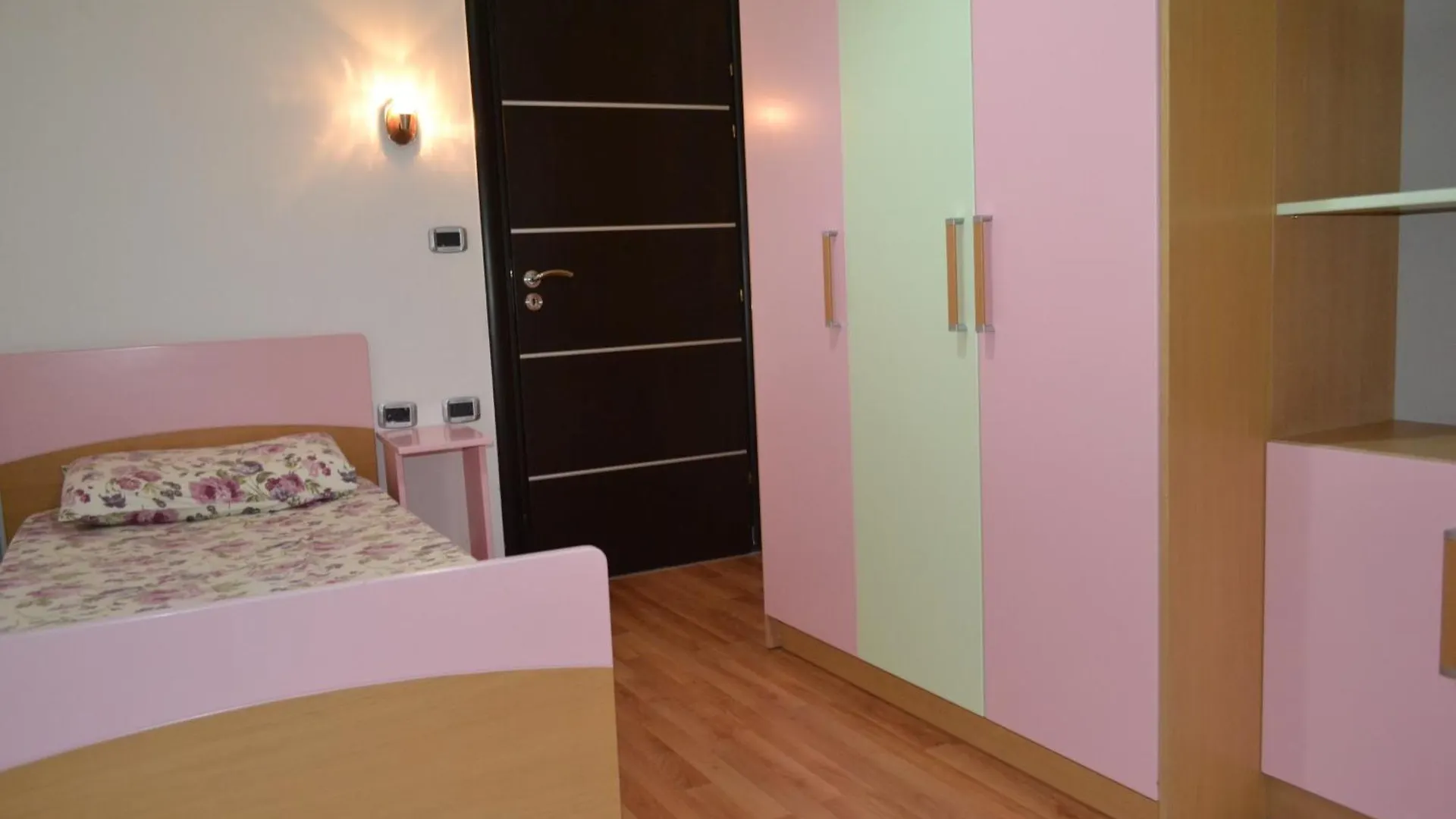 Penthouse Terrace 4 Bedrooms Apartment Vlore