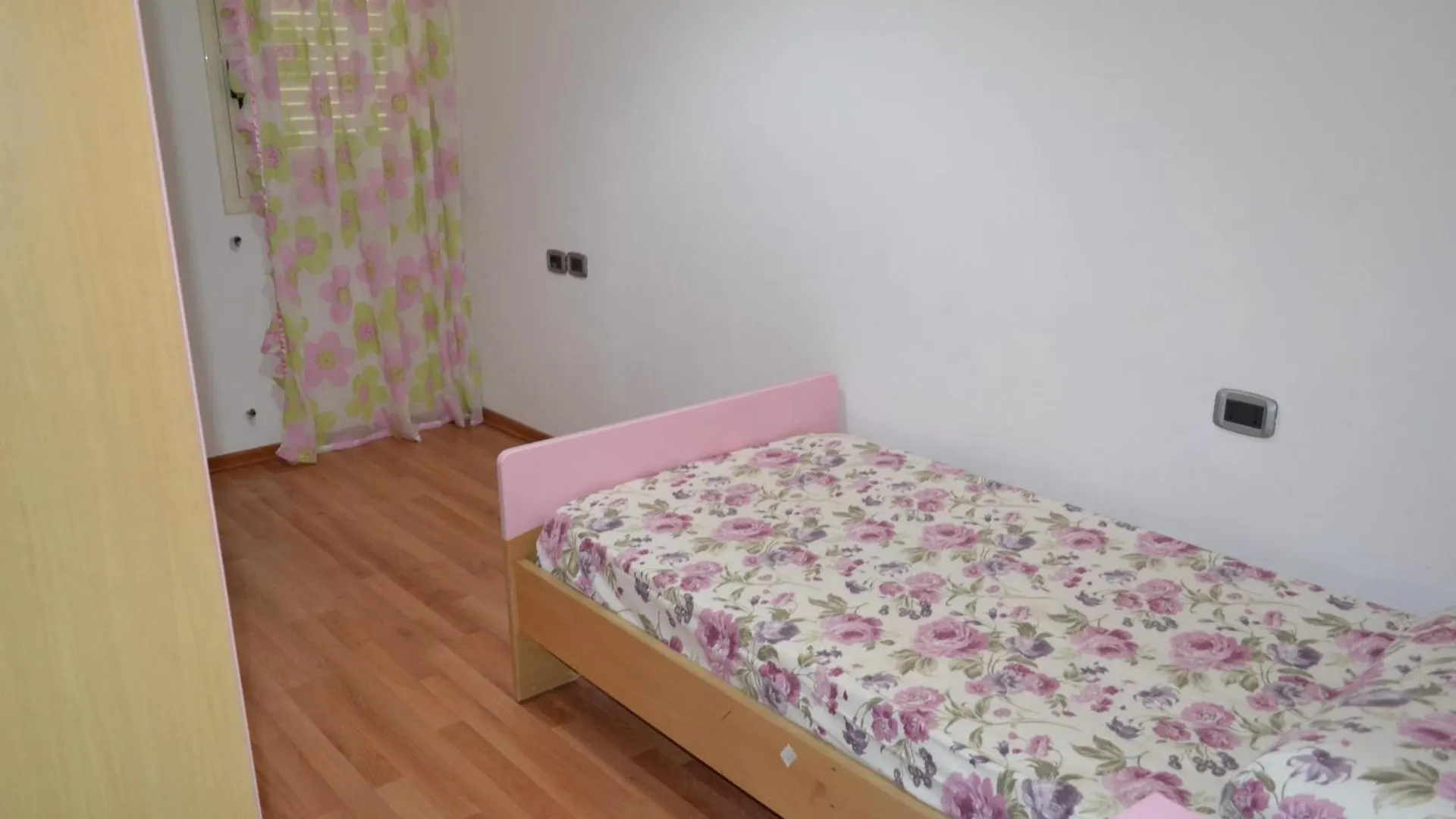 Penthouse Terrace De Luxe 4 Bedrooms Apartment Αλβανία