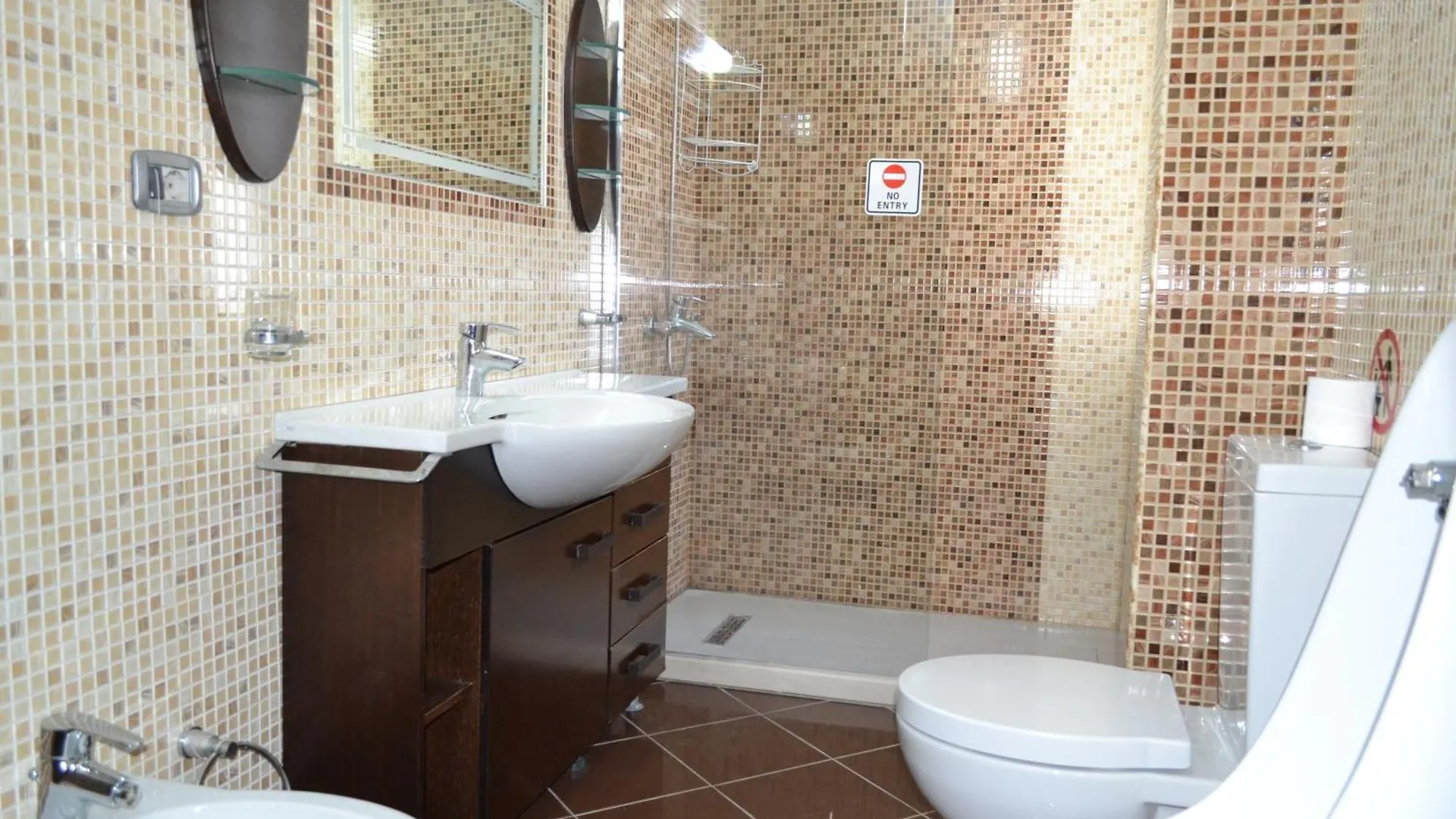 Penthouse Terrace 4 Bedrooms Apartment Vlore 0*,