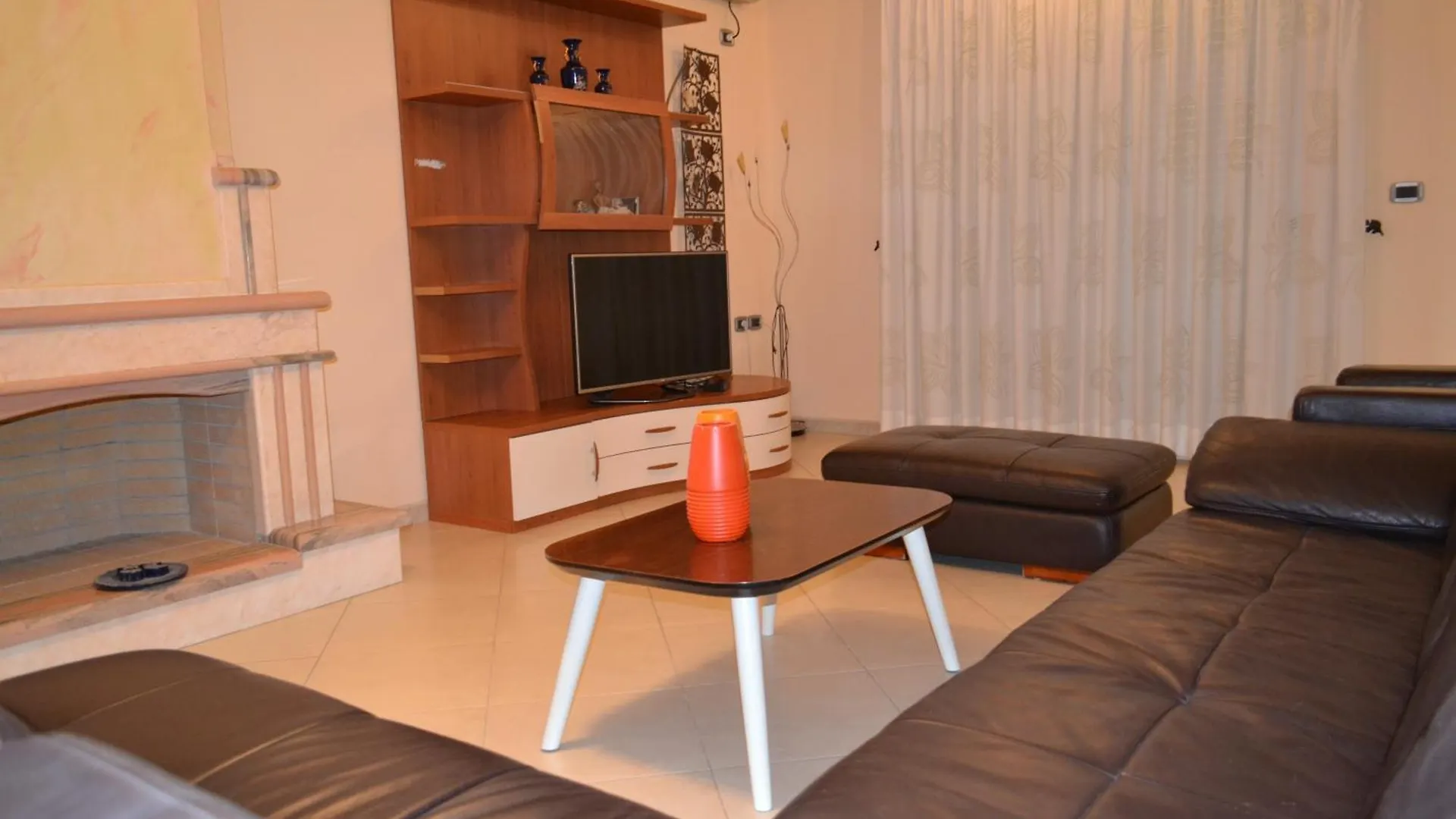Penthouse Terrace De Luxe 4 Bedrooms Apartment  Vlorë